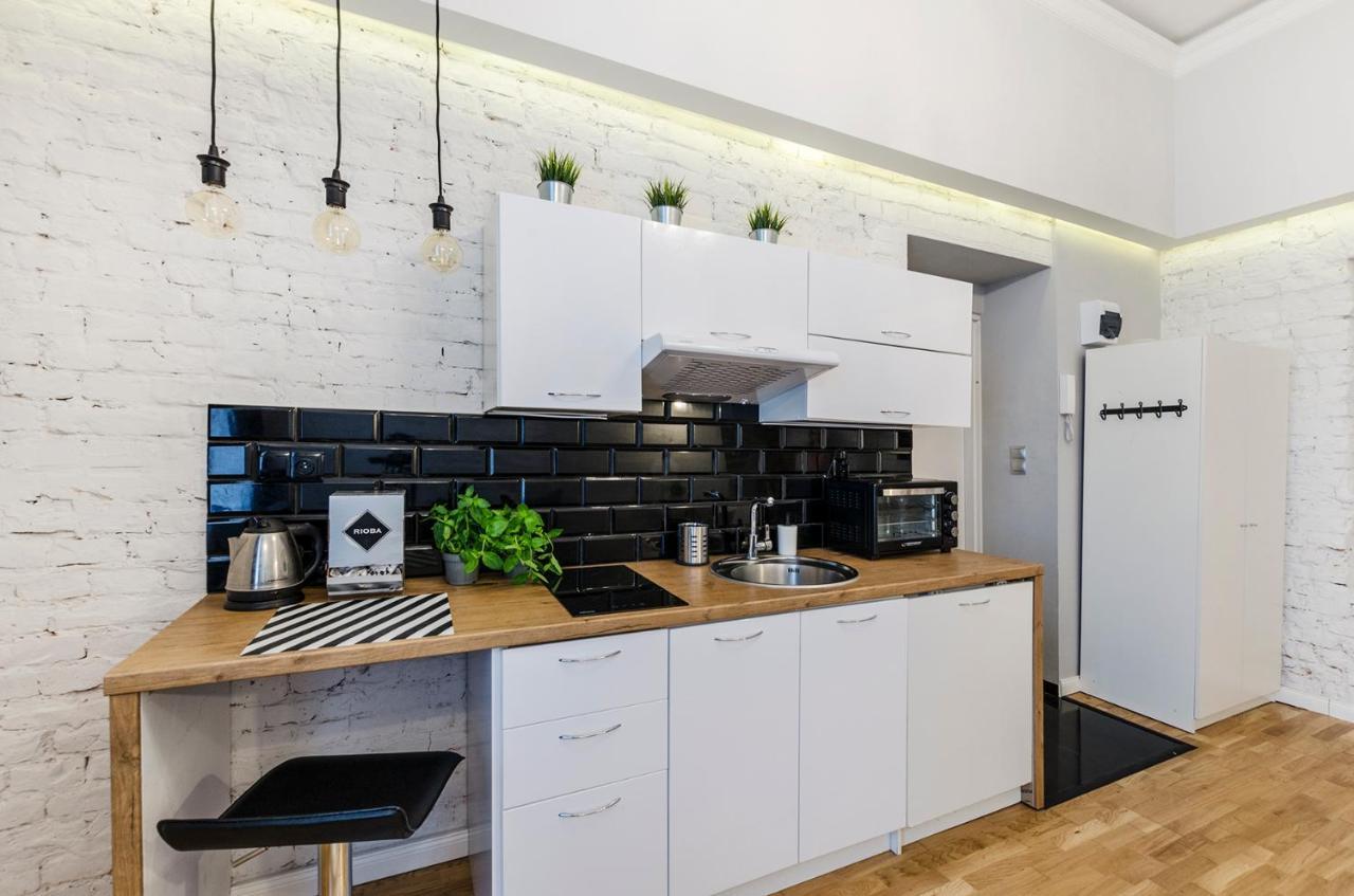 Standard Apartment On 6 Sierpnia Łódź Esterno foto