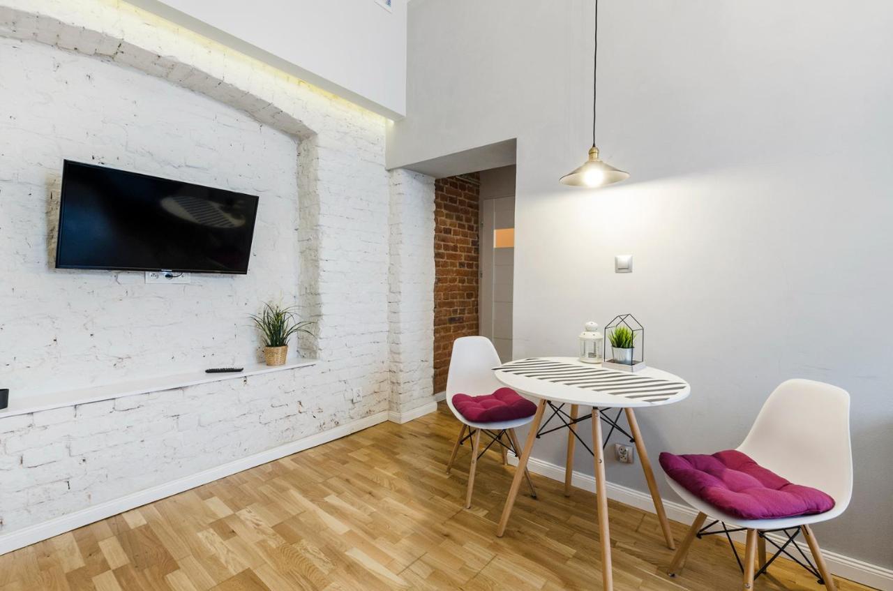 Standard Apartment On 6 Sierpnia Łódź Esterno foto