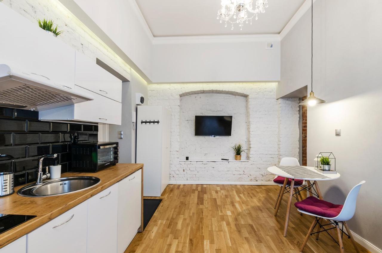 Standard Apartment On 6 Sierpnia Łódź Esterno foto